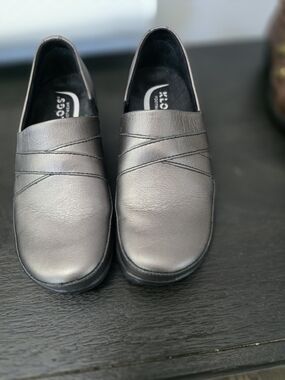 Klogs Metallic Gray Slip-On Clogs